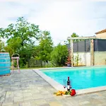Kuca Poli Stare Nuoni Hébergement de vacances Modrušani