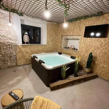 Сasa de vacaciones Kuca Poli Stare Nuoni Modrušani