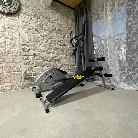 Kuca Poli Stare Nuoni *