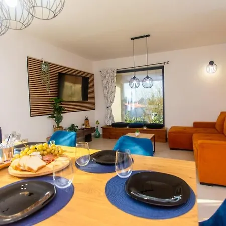 Kuca Poli Stare Nuoni Сasa de vacaciones Modrušani