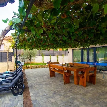 Kuca Poli Stare Nuoni Holiday home *