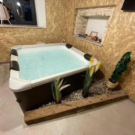 Nyaraló Kuca Poli Stare Nuoni *