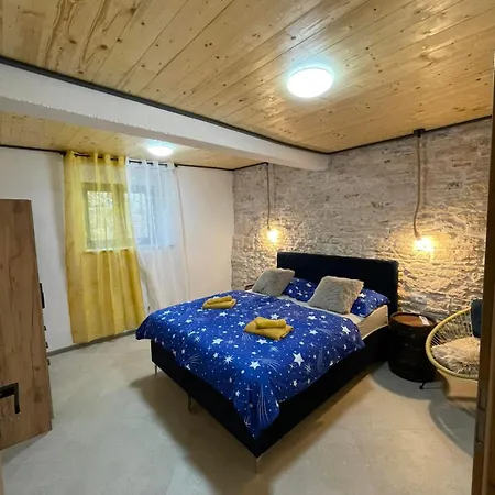 Kuca Poli Stare Nuoni * Modrušani