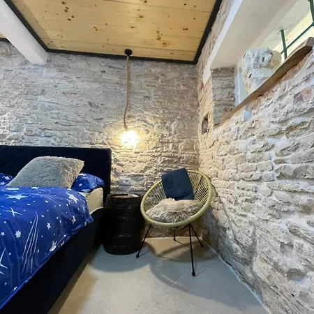 Kuca Poli Stare Nuoni Nyaraló Modrušani