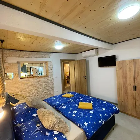 Nyaraló Kuca Poli Stare Nuoni Modrušani