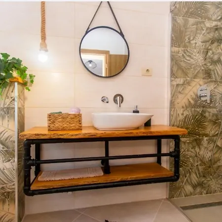 Kuca Poli Stare Nuoni