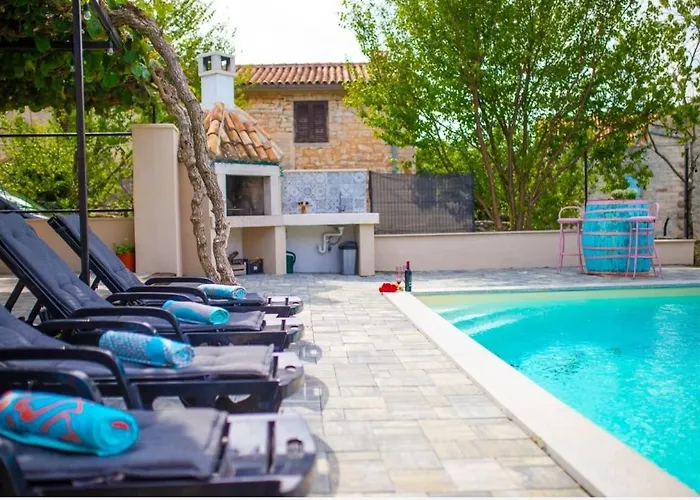 Ferienhaus Kuca Poli Stare Nuoni